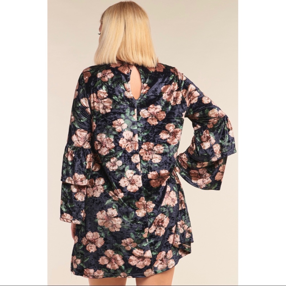 Love Riche Black Floral Velvet Long Sleeve Dress - Picture 2 of 6